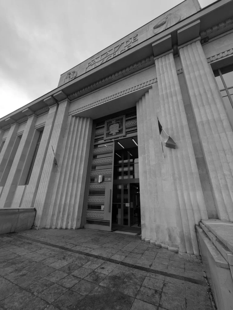 Restauration des salles d'audience du Tribunal - vue 1