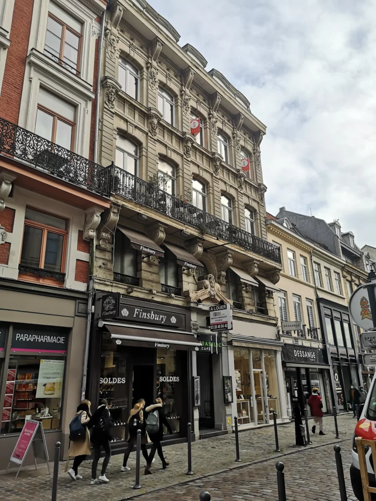 Immeubles reconvertis en siège de pharmacie — Lille